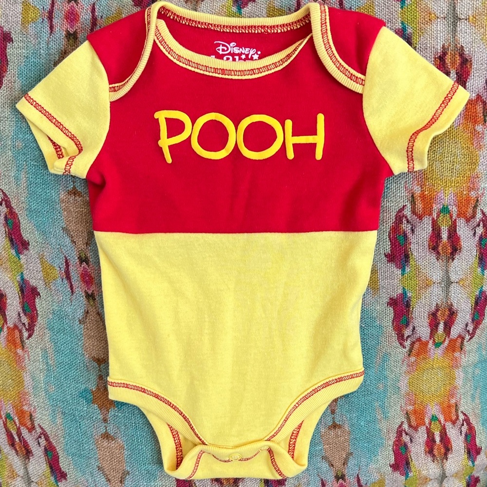 NWOT Disney Baby “Winnie the Pooh” onesie Size Newborn